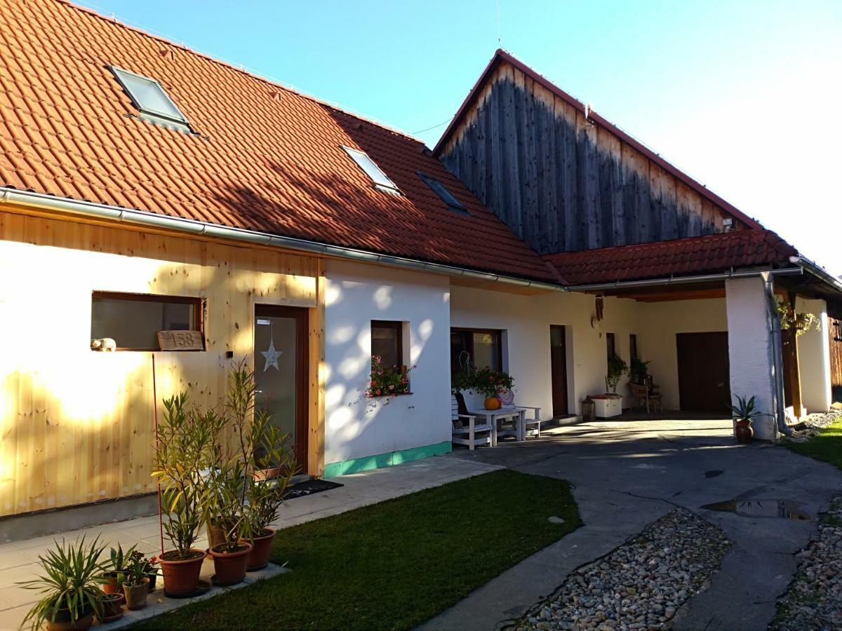 Vidiecky Apartman Kubo Pavcina Lehota  Exterior photo